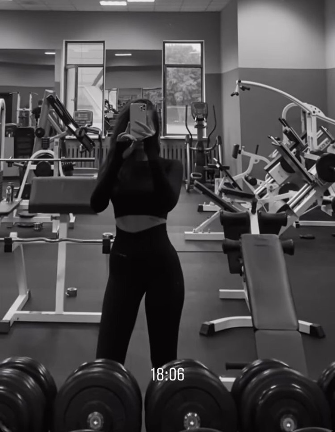 Yazın kızlar selfie çektirmek için mi spor salonuna giderler?