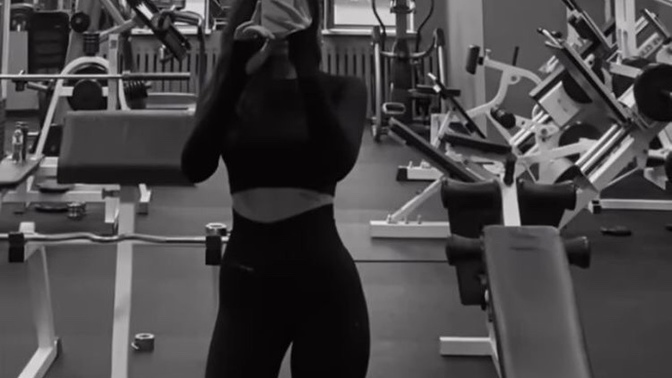 Yazın kızlar selfie çektirmek için mi spor salonuna giderler?