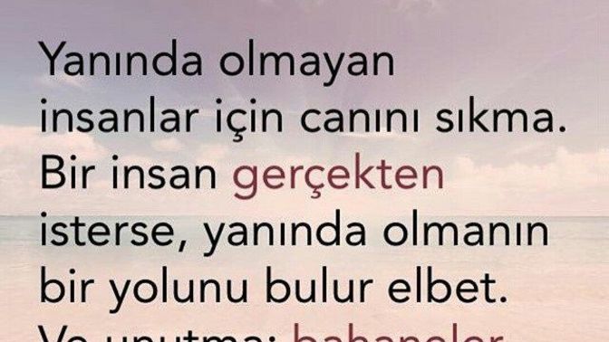 Sevdiğiniz insanla arkadaşınız arasında kaldınız mı?
