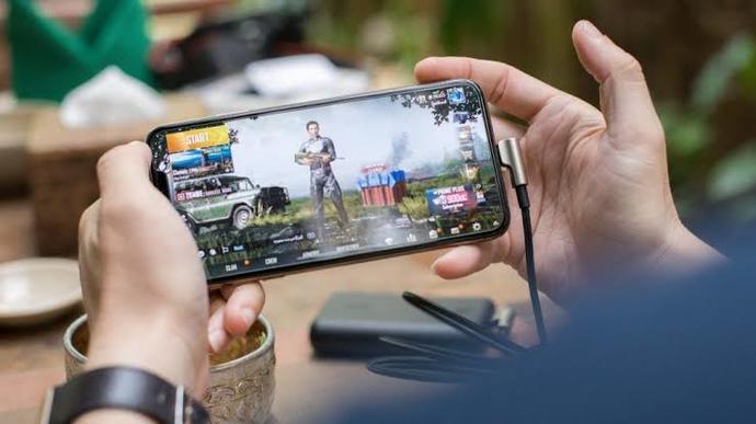 Oynamaktan vazgeçemediğiniz mobil oyununuz nedir?