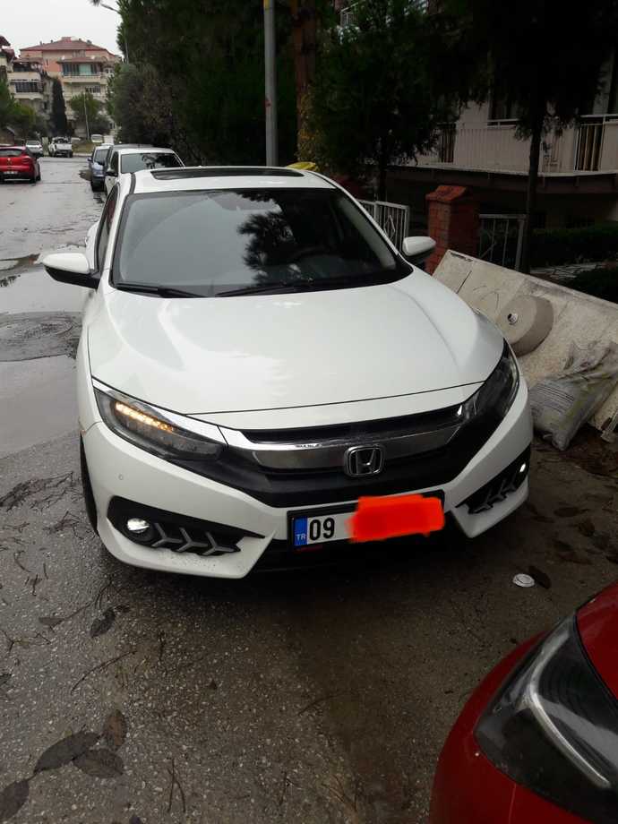 Sizce Honda Civice en çok yakışan renk hangisi?