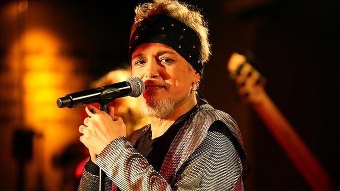Ölmüş bir sanatcının konserine gitme şansın olsaydı kim olurdu?