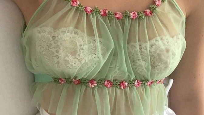 Transparan giysiler günlük hayatta fazla mı iddialı?
