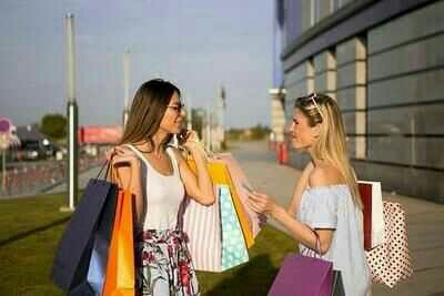 Tarzını beğenmediğiniz arkadaşınız ile alışverişe gider misiniz?