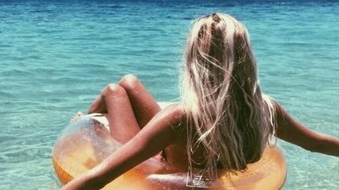 Denizde kıyılarda yüzmeyi mi seviyorsunuz yoksa açıklarda yüzmeyi mi?