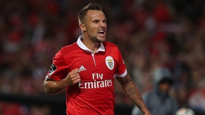 Haris Seferoviç Galatasaray'da! İsviçre'li golcüyü nasıl buluyorsunuz?