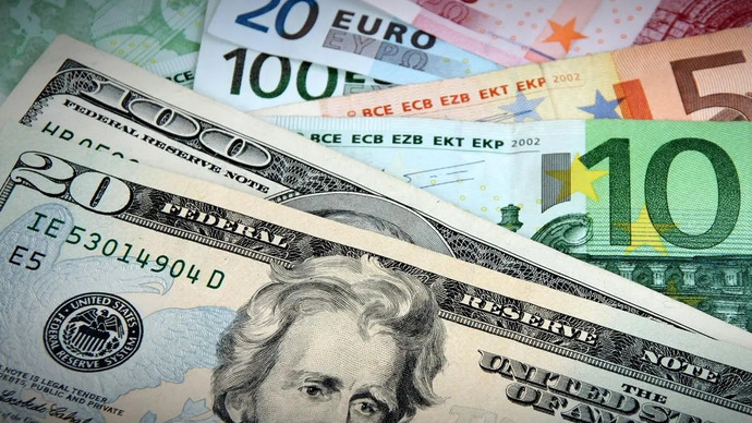 Sizce Dolar ve Euro 10 TLnin altına kaç sene sonra düşer?