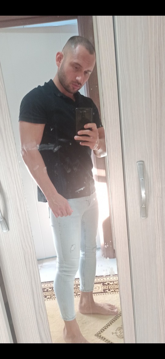 Bu şekilde dar streç gibi olan pantolonları giyer misiniz?