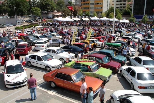 Aşırı derecede modifiye yapılmış araçlar sizce de abartı gözükmüyor mu?