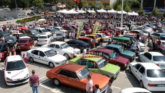 Aşırı derecede modifiye yapılmış araçlar sizce de abartı gözükmüyor mu?