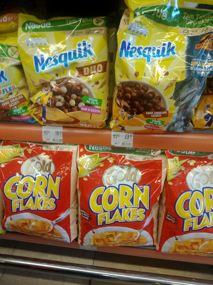 Tarafını seç Nesquik mi Corn Flakes mi? KizlarSoruyor