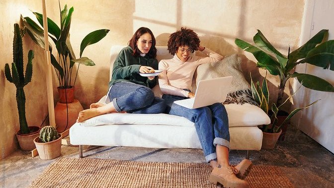Kiracımız sürekli kirayı geciktiriyor ama sıfır araba almışlar. Ne yapsam zamanında öderler?