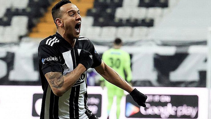 Josef de Souza ameliyat oluyor! Sizce Josef, eski performansına dönebilir mi?
