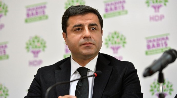 Hangi siyasetçiyi daha başarılı buluyorsunuz?