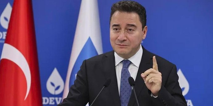 Hangi siyasetçiyi daha başarılı buluyorsunuz?