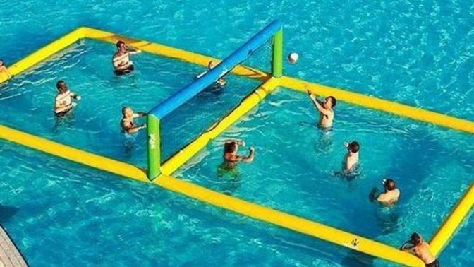 Denizin içinde voleybol oynamak ister miydiniz?