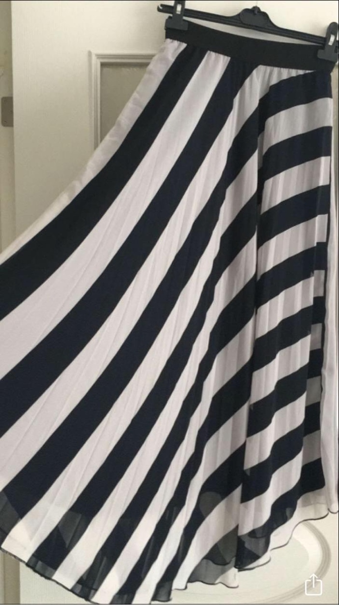Sizce bu sıcakta etek giyilir mi?