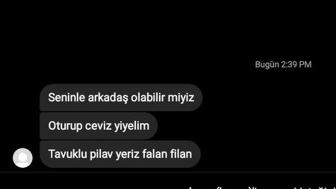 Birlikte oturup tavuklu pilav yemek istediğiniz kişiler var mı?