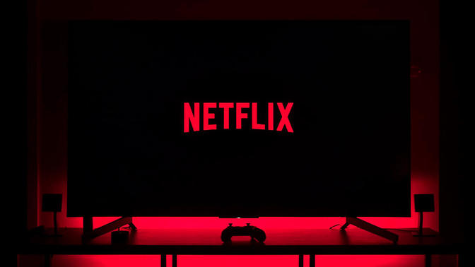 Netflix, hesaba farklı bir konumdan erişilmesinde ek ücret alacağı özelliği test etmeye başladı. Bu özellik gelmeli mi sizce?