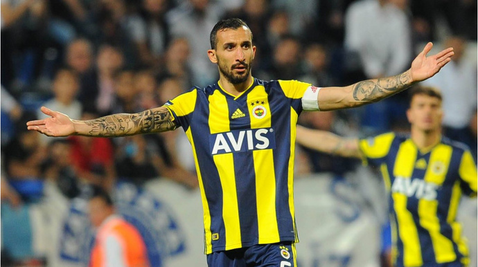 Mehmet Topal futbolu bıraktı! Sizce Mehmet Topal, başarılı bir futbolcu muydu?