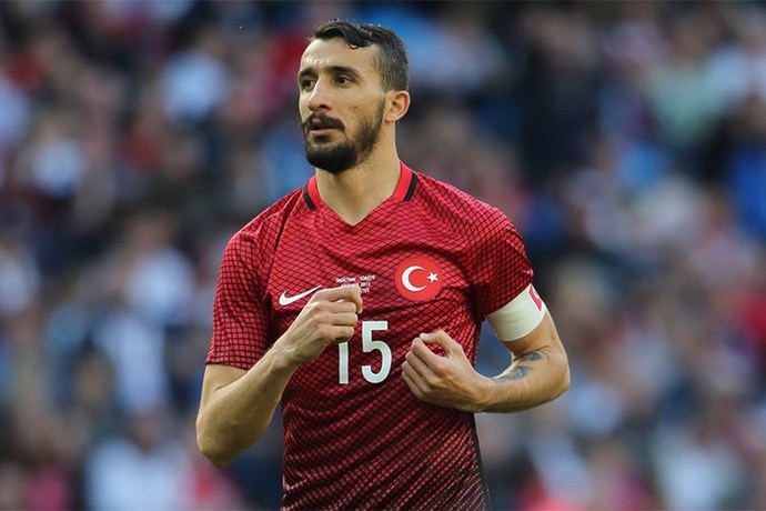 Mehmet Topal futbolu bıraktı! Sizce Mehmet Topal, başarılı bir futbolcu muydu?