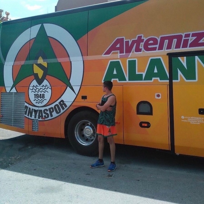Tekrar başladım 3 sene sonra futbola. Bu fotoğraflar 2016/2019 arası çekildi, 2019 sonları bıraktım. En fazla hangi ligde oynarım?