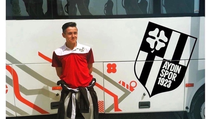 Tekrar başladım 3 sene sonra futbola. Bu fotoğraflar 2016/2019 arası çekildi, 2019 sonları bıraktım. En fazla hangi ligde oynarım?