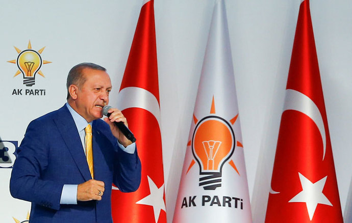 AKP ve Erdoğan sizce halkı neden kutuplaştırdı?