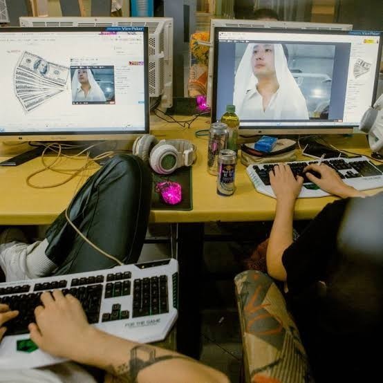 Arkadaşlarınızla oyun oynamak için internet kafeye gidiyor muydunuz?