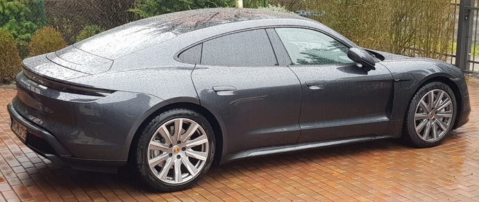 Mercedes'ci misin yoksa BMW'ci mi?