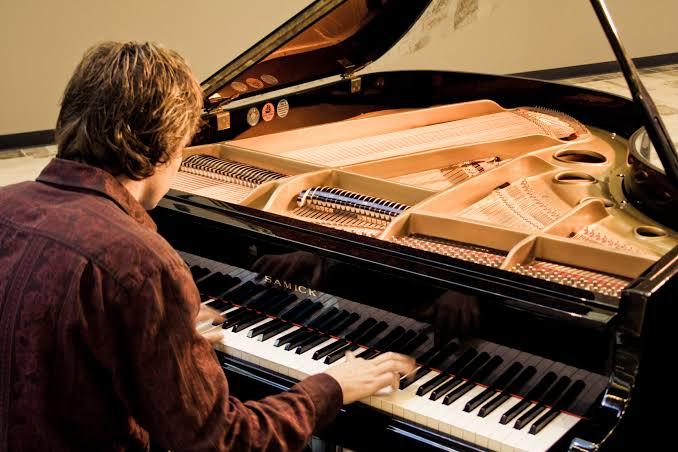 Piano çalma hobisi olmak zenginlik göstergesi midir?