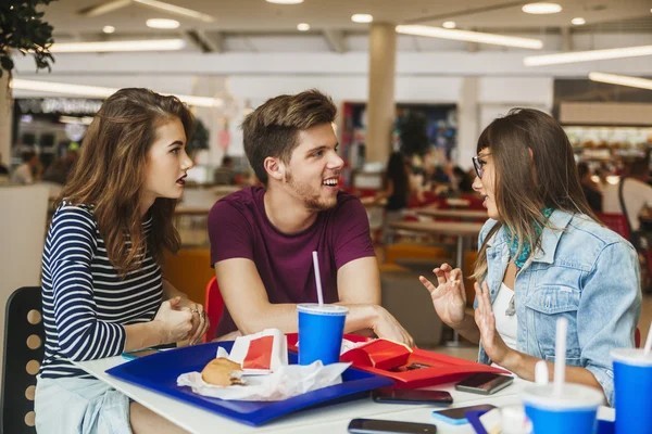 Yemek yerken hızlı yemek sizce gelecekte daha konforsuz bir yaşlılığa sebep olabilir mi?