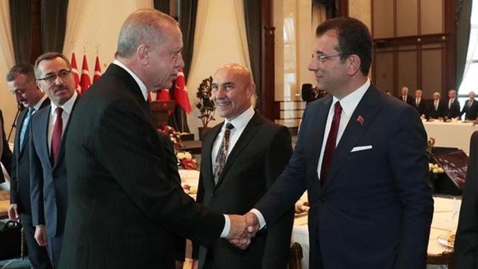 Erdoğanın Ekrem İmamoğlunun elini sıkmasına ne diyorsunuz