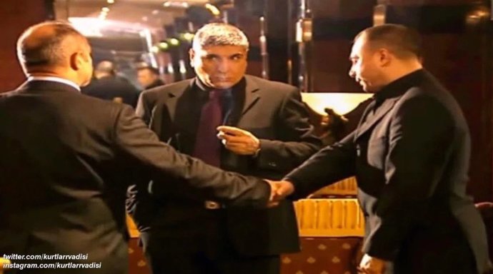 Erdoğan'ın Ekrem İmamoğlun'un elini sıkmasına ne diyorsunuz