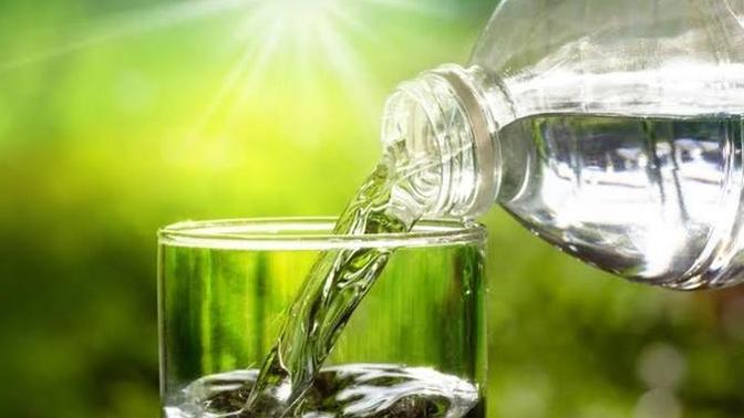 İnsan vücudunun 4/3'ü sudan oluşur. Sağlıklı bir yaşam için siz günde kaç litre su içiyorsunuz?