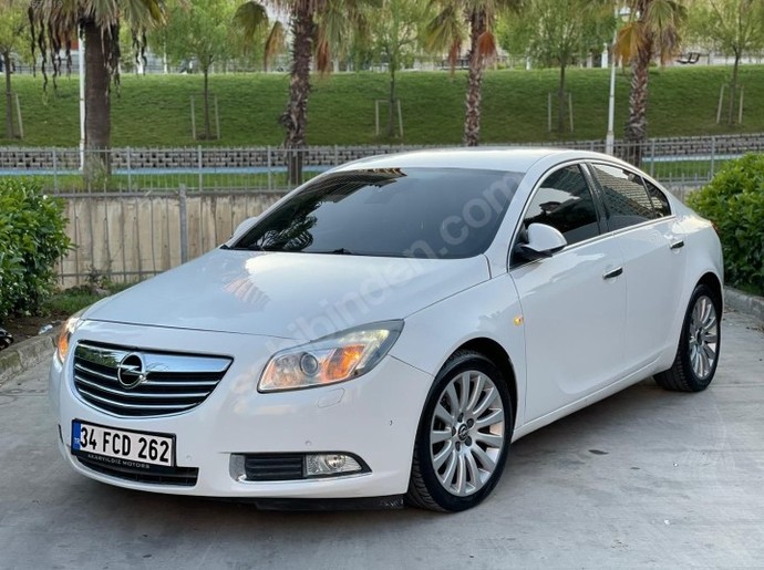 Opelin 2 D Segment Abi Kardeş Olan Vectra C mi? Insignia mı?