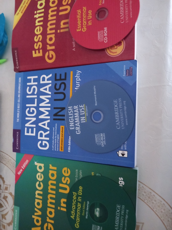 Bu İngilizce kitapları kullanan oldu mu tavsiyeleriniz nedir hangisinden nasıl çalışılmalı?