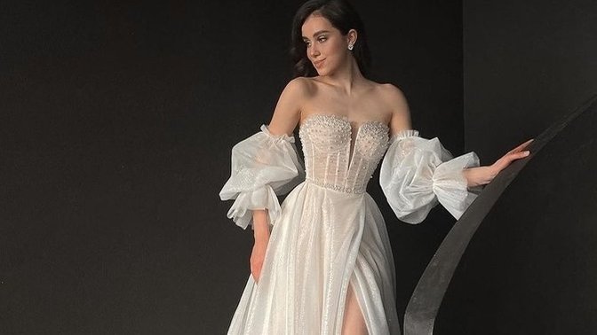 Gelinlikte dekolte ve transparan sizi rahatsız eder mi?