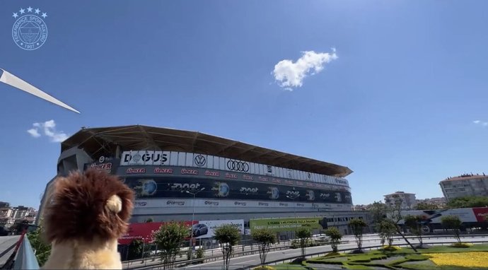 Fenerbahçe, Joao Pedro transfer duyurma videosunda yine oyuncak aslan kullandı. Fenerbahçenin göndermeleri çocukça mı?