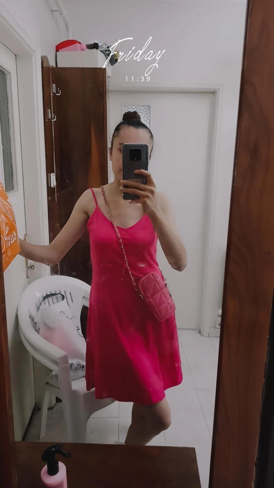 Sade elbiseler dışarıya pijama izlenimi mi verir?