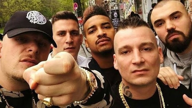 187 Strassenbande dinliyor musunuz?