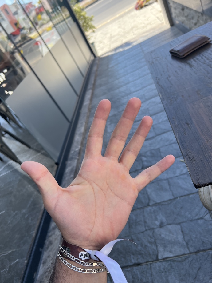 Aşk hayatını merak eden var mı?