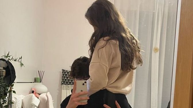 Sevgilin varken baska biriyle flört eder miydin?