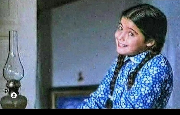 Her kadın kaşlarını aldırmak zorunda mıdır?