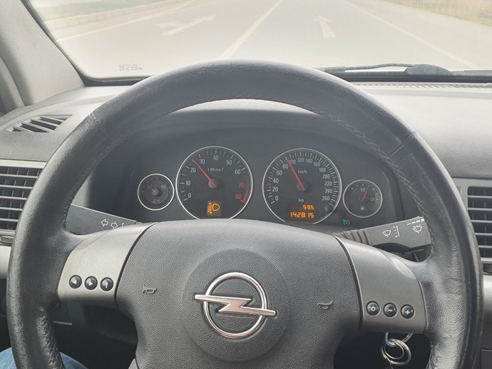 İlk aile aracınızın markası modeli nedir? Sene kaçta aldınız, kaç yıl kullandınız ve memnun muydunuz 😉?