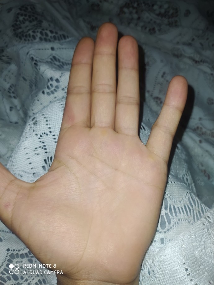 El falı baktırmak isteyen var mı?