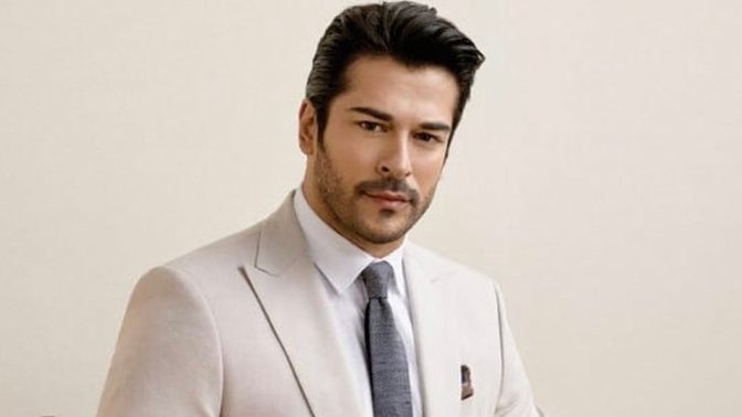 Sizce Burak Özçivit yakışıklı mi?