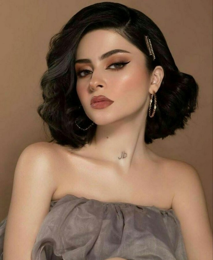 Kısa saç kesimleri kadınsı mı gösteriyor?