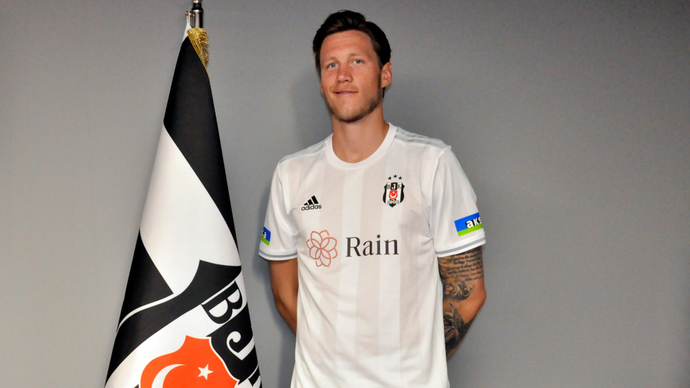 Bu yaz yolu Türkiyeye düşen futbolculardan transferine en çok şaşırdığınız kişi kim?