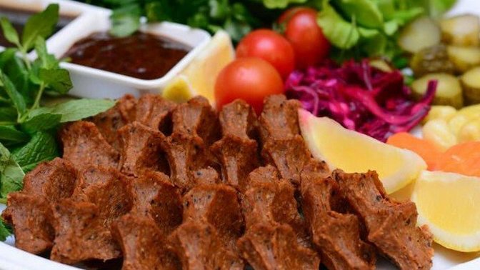 Çiğ köfte limonsuz olur mu?